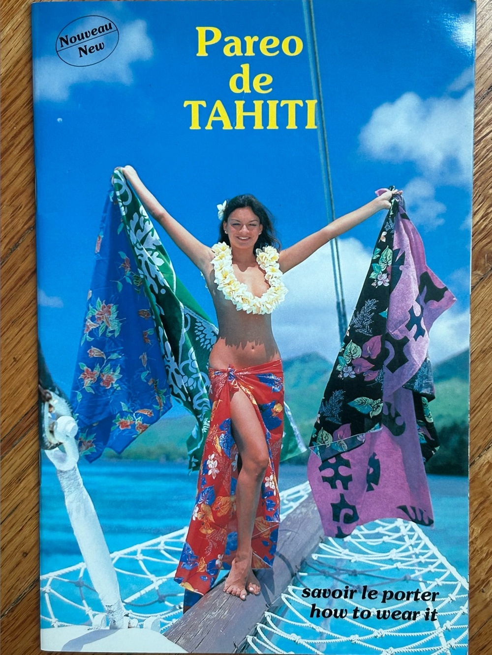 Sarong Pareo:  How to tie & wear booklet